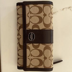 coach wallet nwt